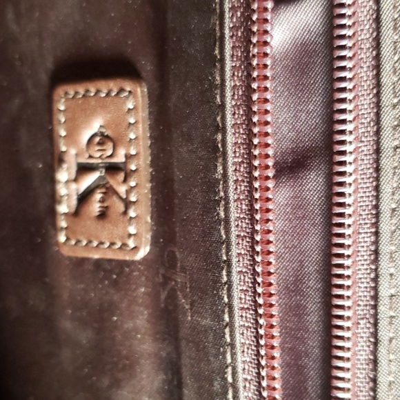 Gently used Calvin Klein brown leather briefcase - Picture 4 of 8